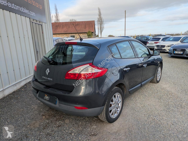 عربة نفعية Renault MEGANE III AUTHENTIQUE 1.6I...