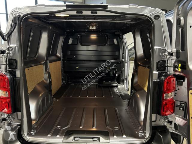 Véhicule utilitaire  FOURGON M 2.2 DIESEL 150...