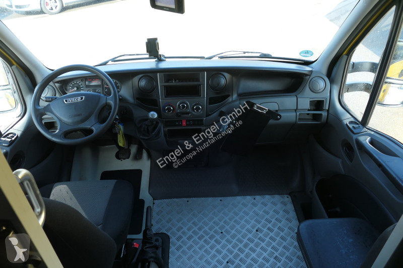 Véhicule utilitaire Iveco Daily 35 S11 C30C...
