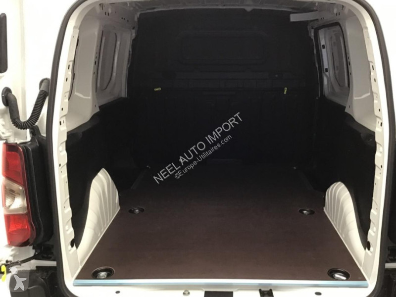 Véhicule utilitaire Citroën BERLINGO III 1.5...