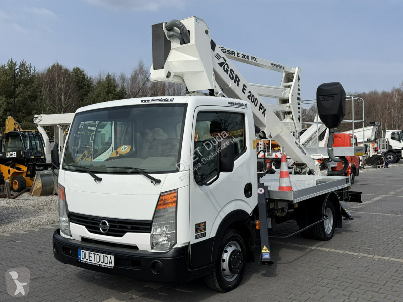 Nissan  Transporter