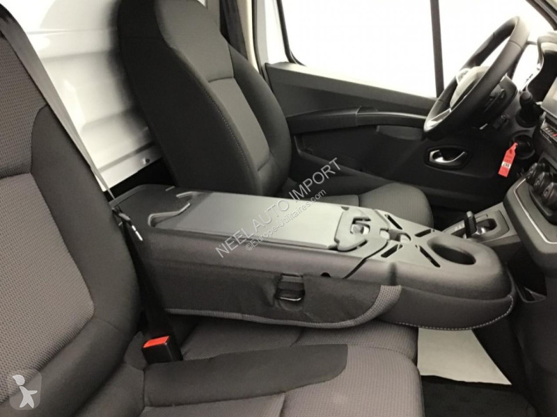 Véhicule utilitaire Renault TRAFIC III  L2 H1...