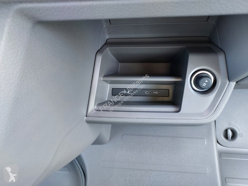 عربة نفعية Volkswagen CRAFTER FG BVA GRIS CLAIR...