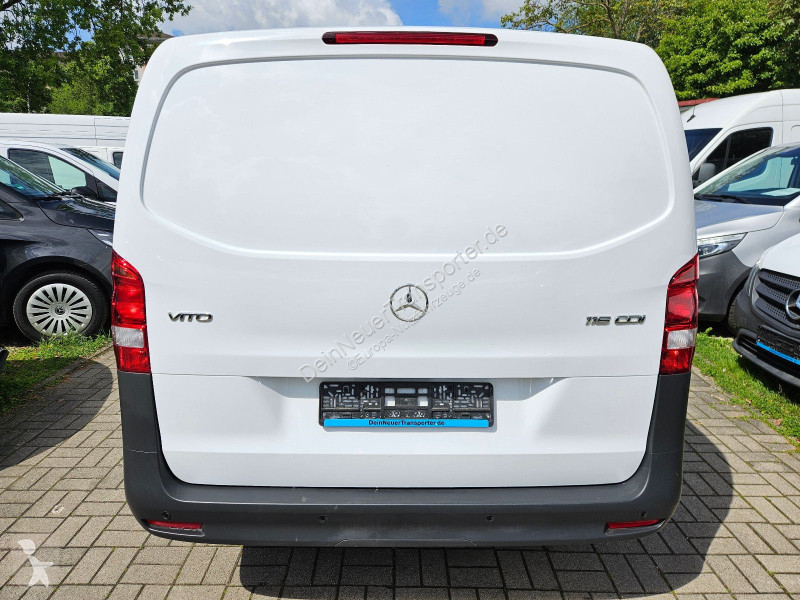 Mercedes Vito...