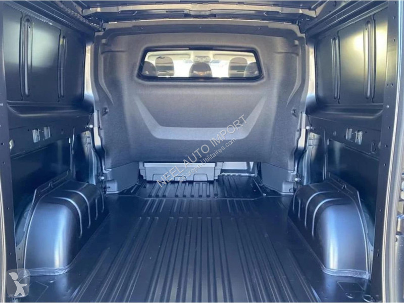 Véhicule utilitaire Renault TRAFIC CABINE...