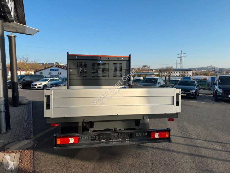 شاحنة Iveco 35C21 HA8 3.0L DoKa...