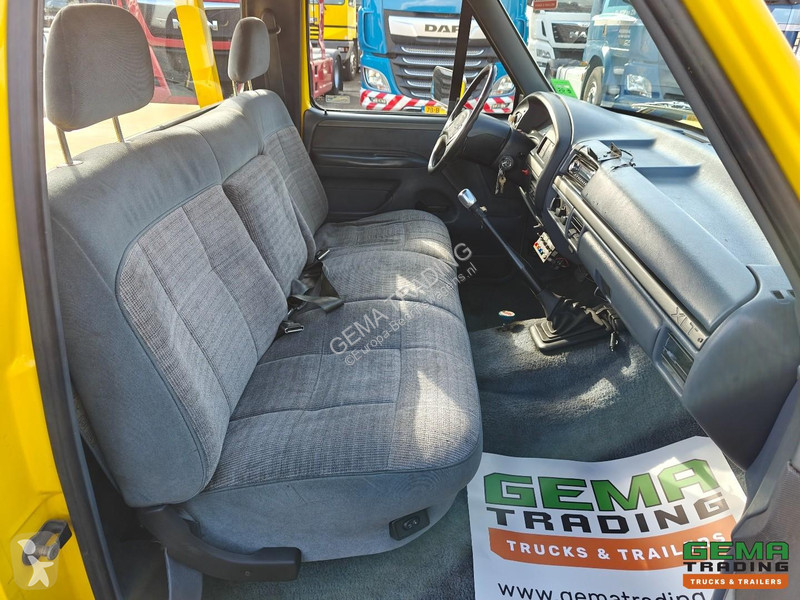 عربة نفعية Ford XLT 4x2 Century FI-7789-093T...