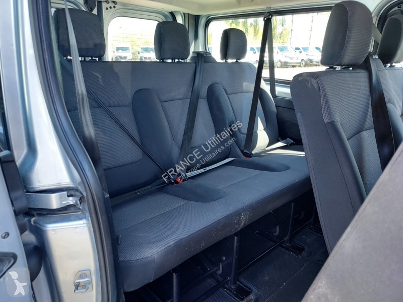 Véhicule utilitaire Renault TRAFIC III COMBI...