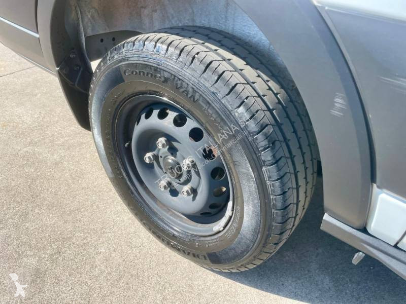 Véhicule utilitaire Ford