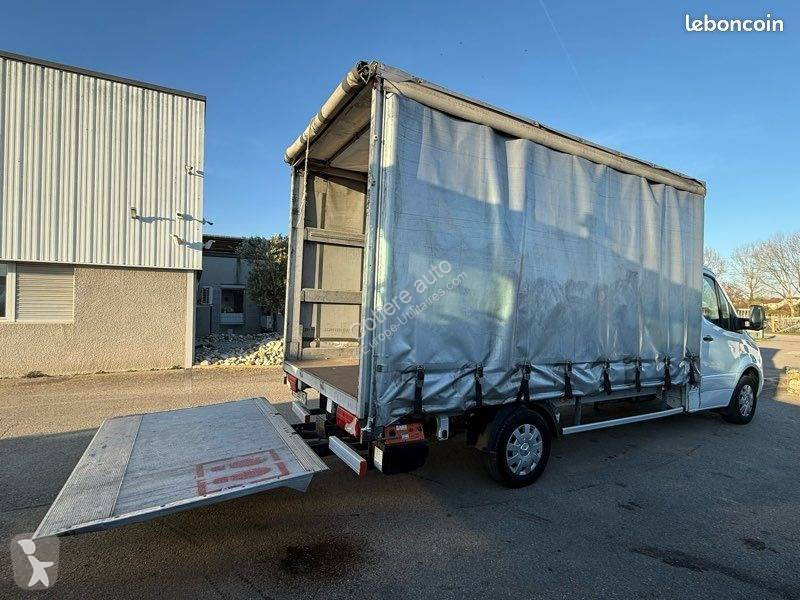 عربة نفعية Mercedes
