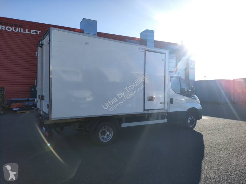Véhicule utilitaire Iveco FRIGO 12M3 160 CV RJ...