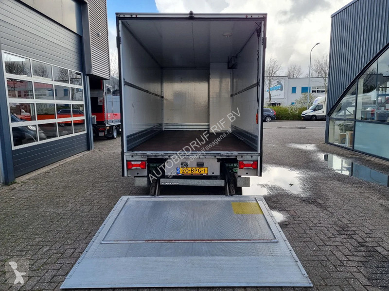 Furgoneta Iveco 70C18 3.0D Koffer 1000kg LBW...