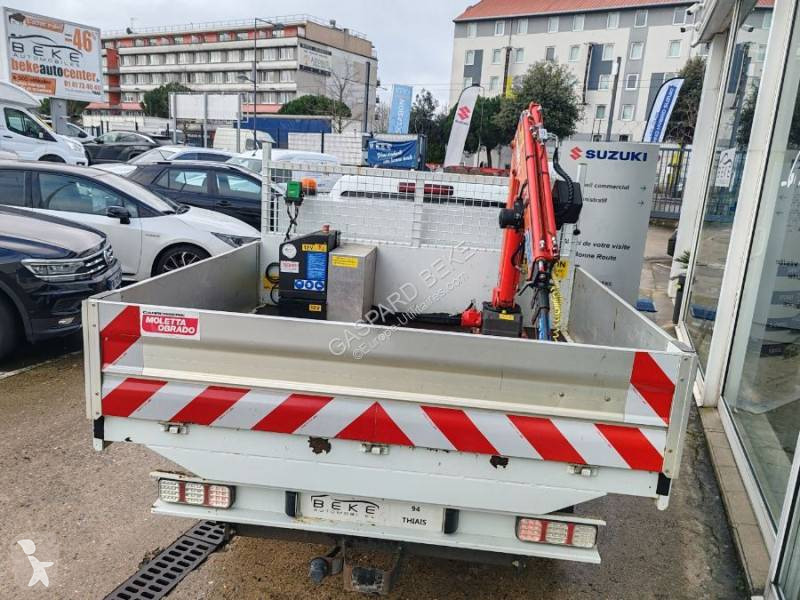 Samochód dostawczy Isuzu