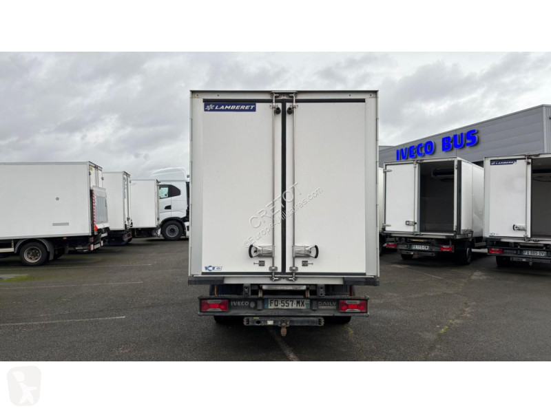 Véhicule utilitaire Iveco DAILY 35-180 3L...