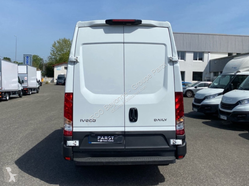 Nyttofordon Iveco 35S14 2.3 V12