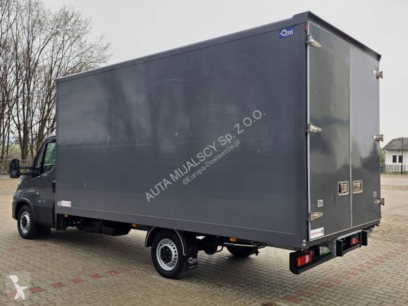 Samochód dostawczy Iveco