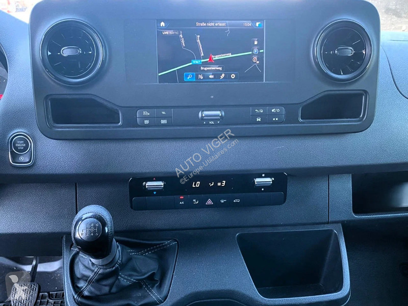 Samochód dostawczy Mercedes 317...