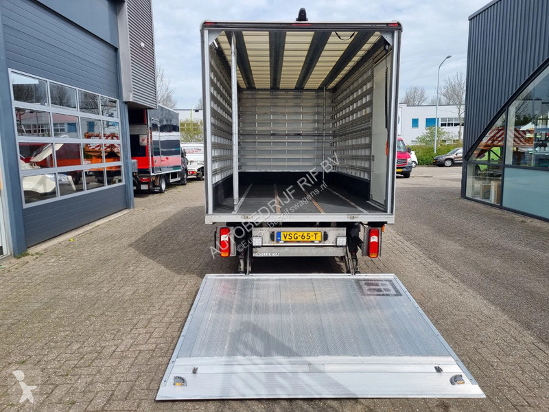 Samochód dostawczy Iveco 40C18 3.0D Koffer GVW...