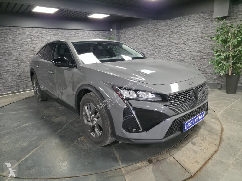 Véhicule utilitaire Peugeot 408 1.2i Hybrid...