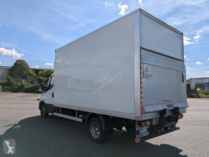 Véhicule utilitaire Iveco CCb 35C16H...