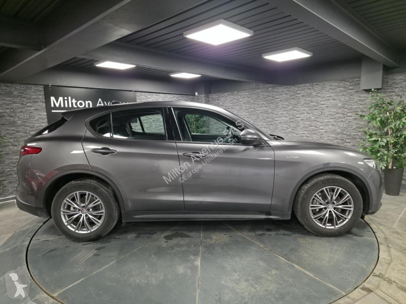 Samochód dostawczy Alfa-Roméo STELVIO 2.2 D -...