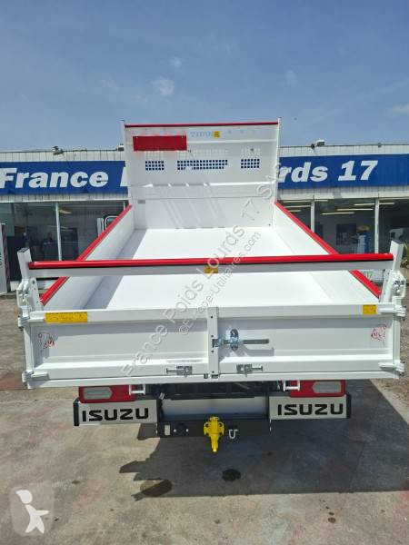 Samochód dostawczy Isuzu