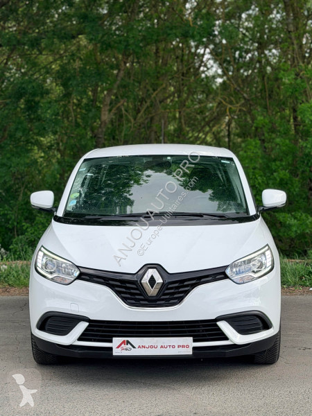 عربة نفعية Renault DCI 120ch LIFE