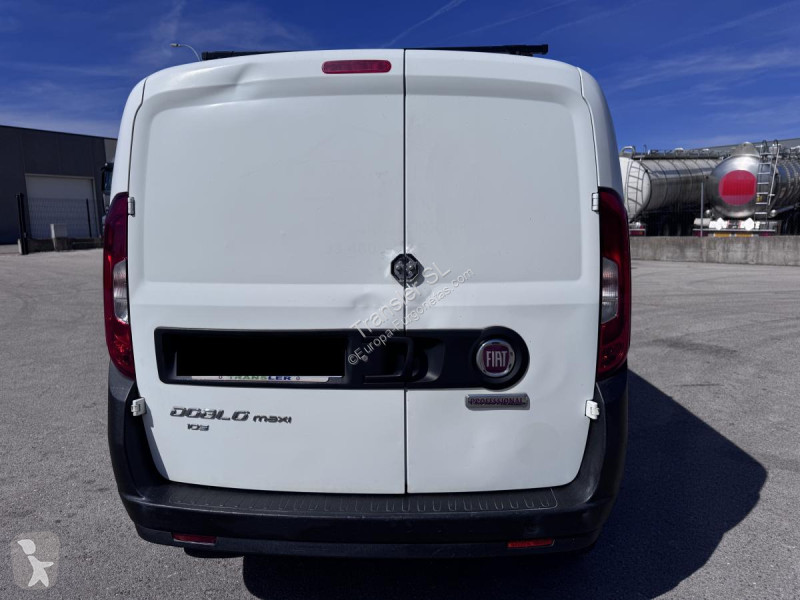 عربة نفعية Fiat  DOBLO