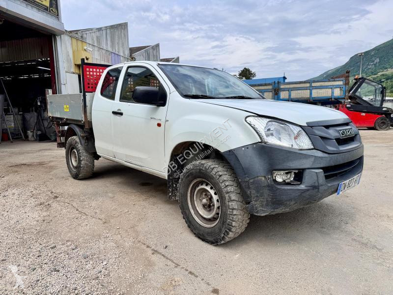 Véhicule utilitaire Isuzu TFS86 PICKUP 4x4 AVEC...