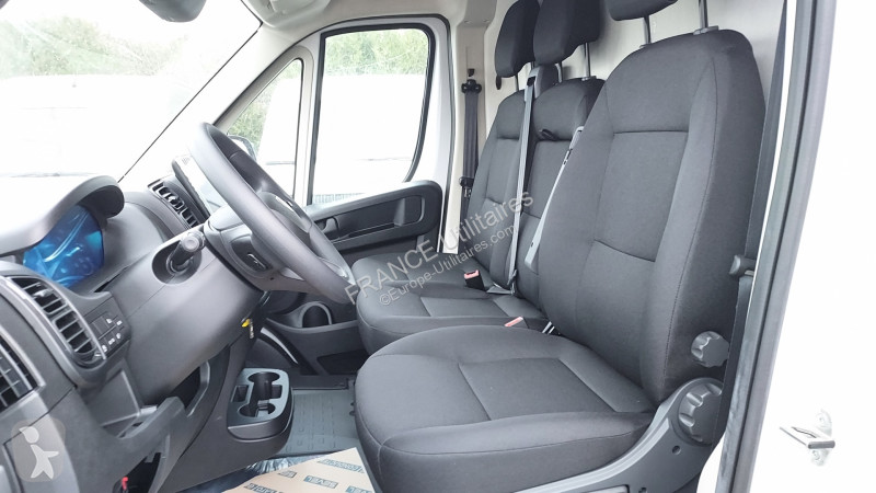 Véhicule utilitaire Peugeot BOXER FG GRIS FER...