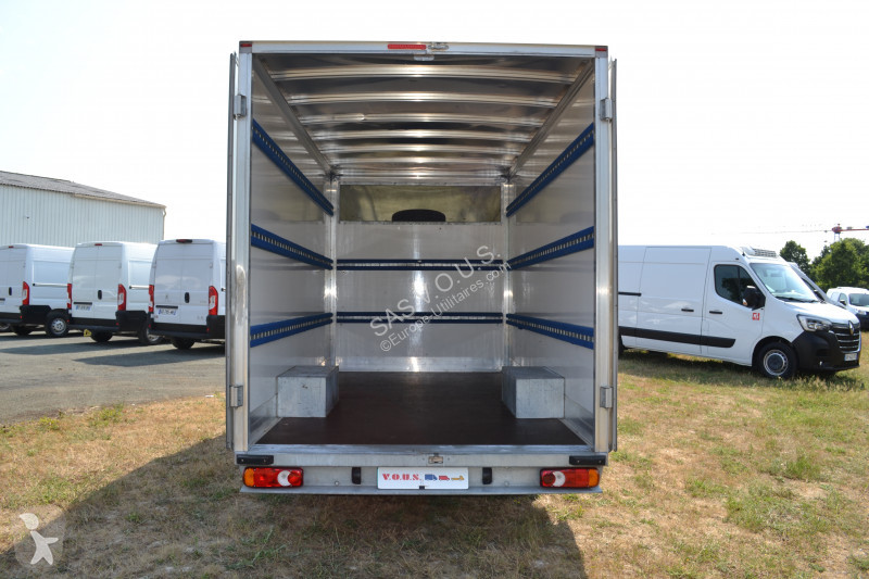 Véhicule utilitaire Renault RENAULT MASTER III...