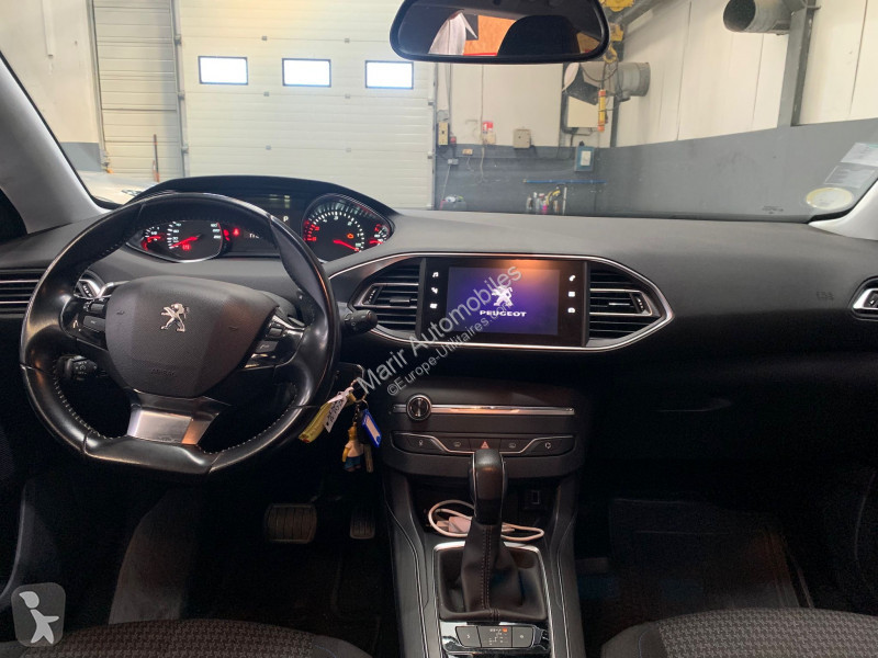 عربة نفعية Peugeot