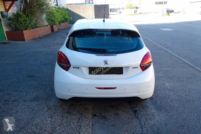 عربة نفعية Peugeot STE 1,2 VTI 82 BVA
