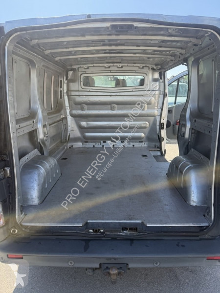 Véhicule utilitaire Opel VIVARO FG F2700 C1...