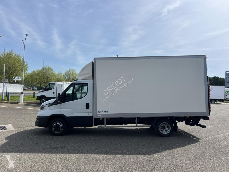 Samochód dostawczy Iveco DAILY 35C16 3L Caisse...