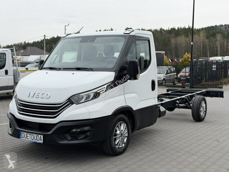 Лекотоварен автомобил Iveco 35S18 H