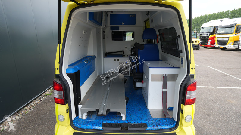 Véhicule utilitaire Volkswagen AMBULANCE MEDIC...