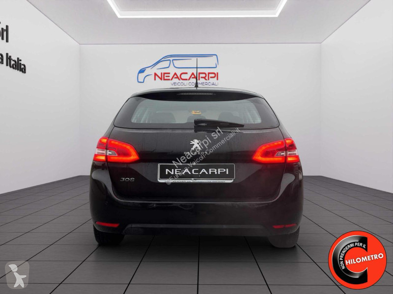 عربة نفعية Peugeot