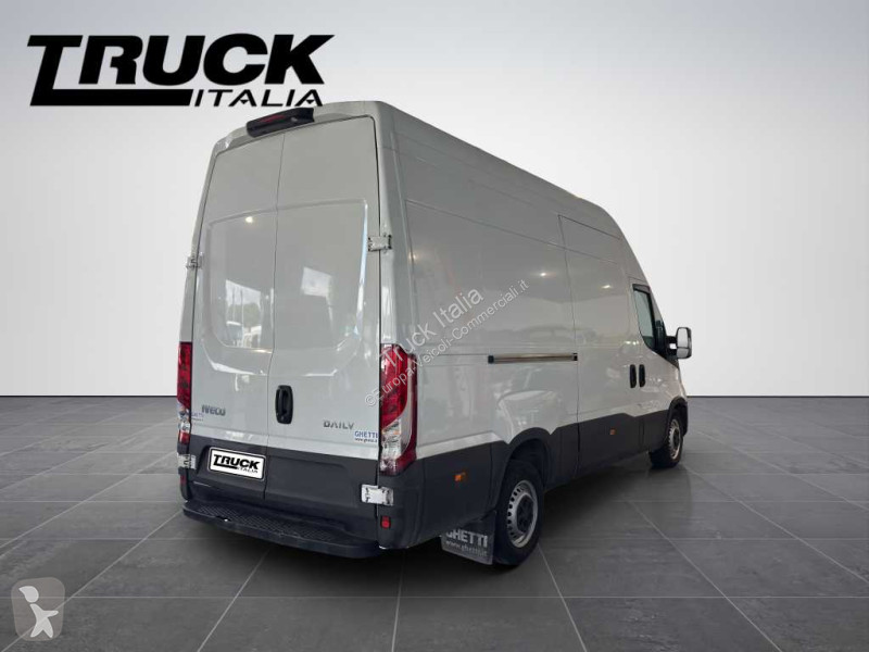 Veicolo commerciale Iveco V 35.16 2022 - 35 S16...