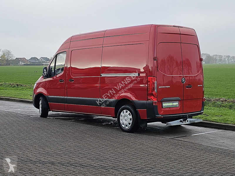 Лекотоварен автомобил Mercedes 214 L2H2 Airco...