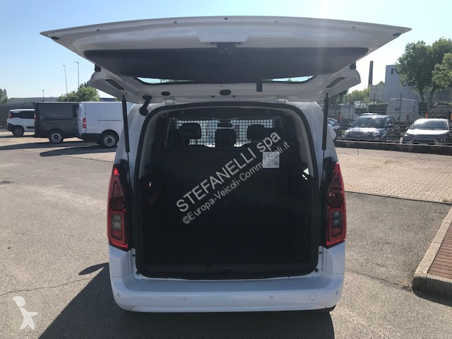 عربة نفعية Opel Combo cargo 1.5d 100cv d.cab....