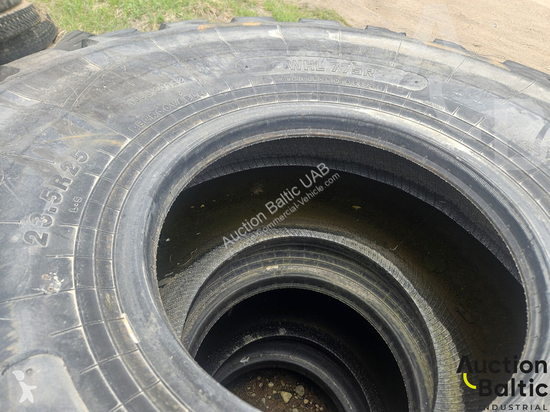 Furgoneta  tires