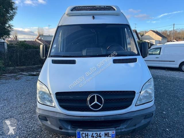 Samochód dostawczy Mercedes