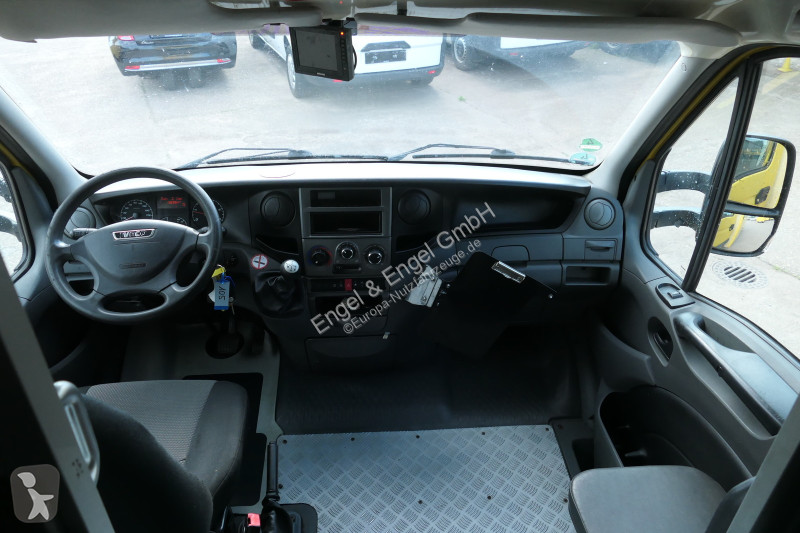 Véhicule utilitaire Iveco Daily 35 S11 C30C...