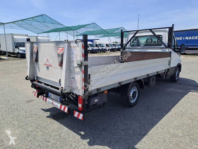 Véhicule utilitaire Iveco DAILY 35S14H