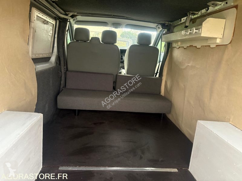 Véhicule utilitaire  Renault trafic