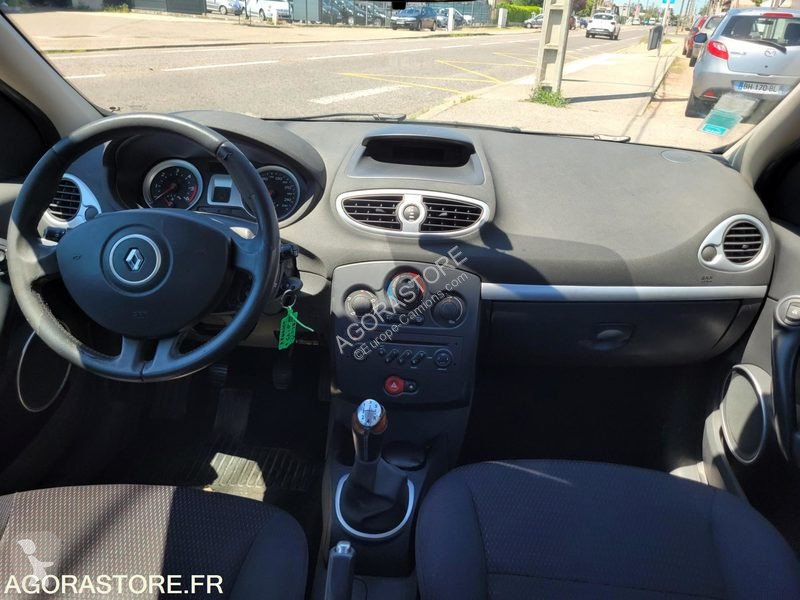 عربة نفعية Renault CLIO