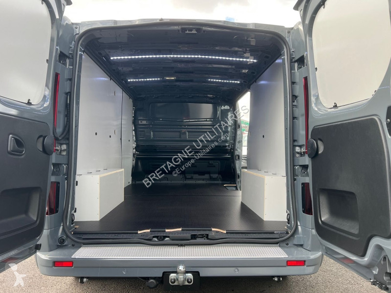 Véhicule utilitaire Renault TRAFIC III FG NEUF:...