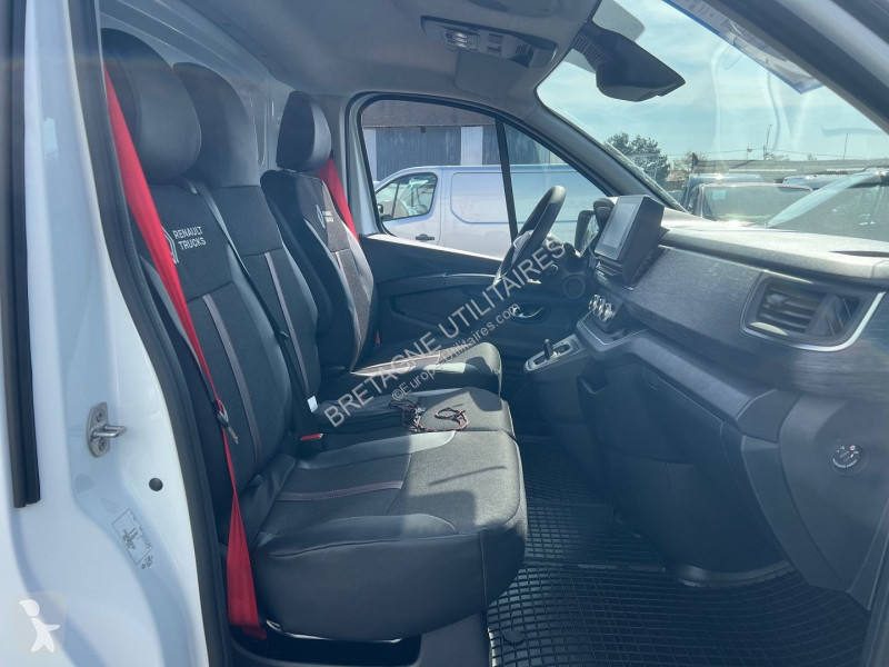 Véhicule utilitaire Renault TRAFIC III FG NEUF:...