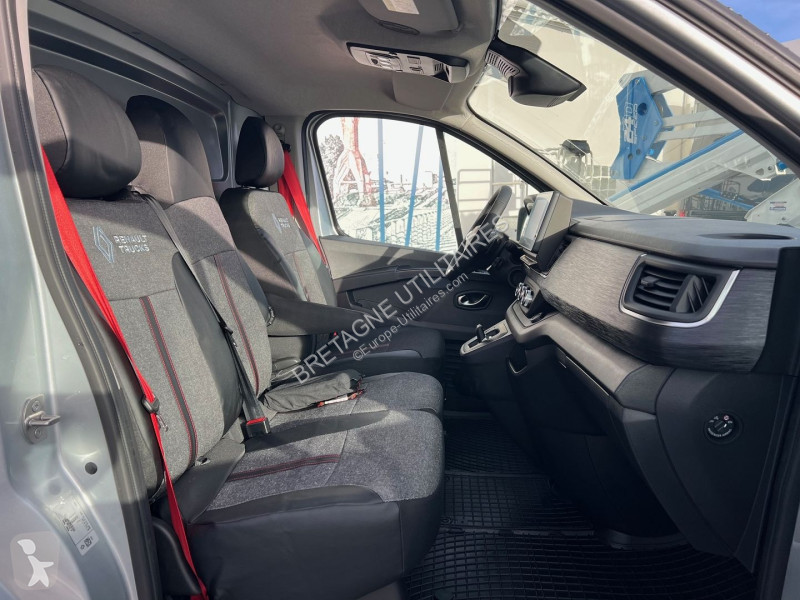 Véhicule utilitaire Renault TRAFIC III FG NEUF:...